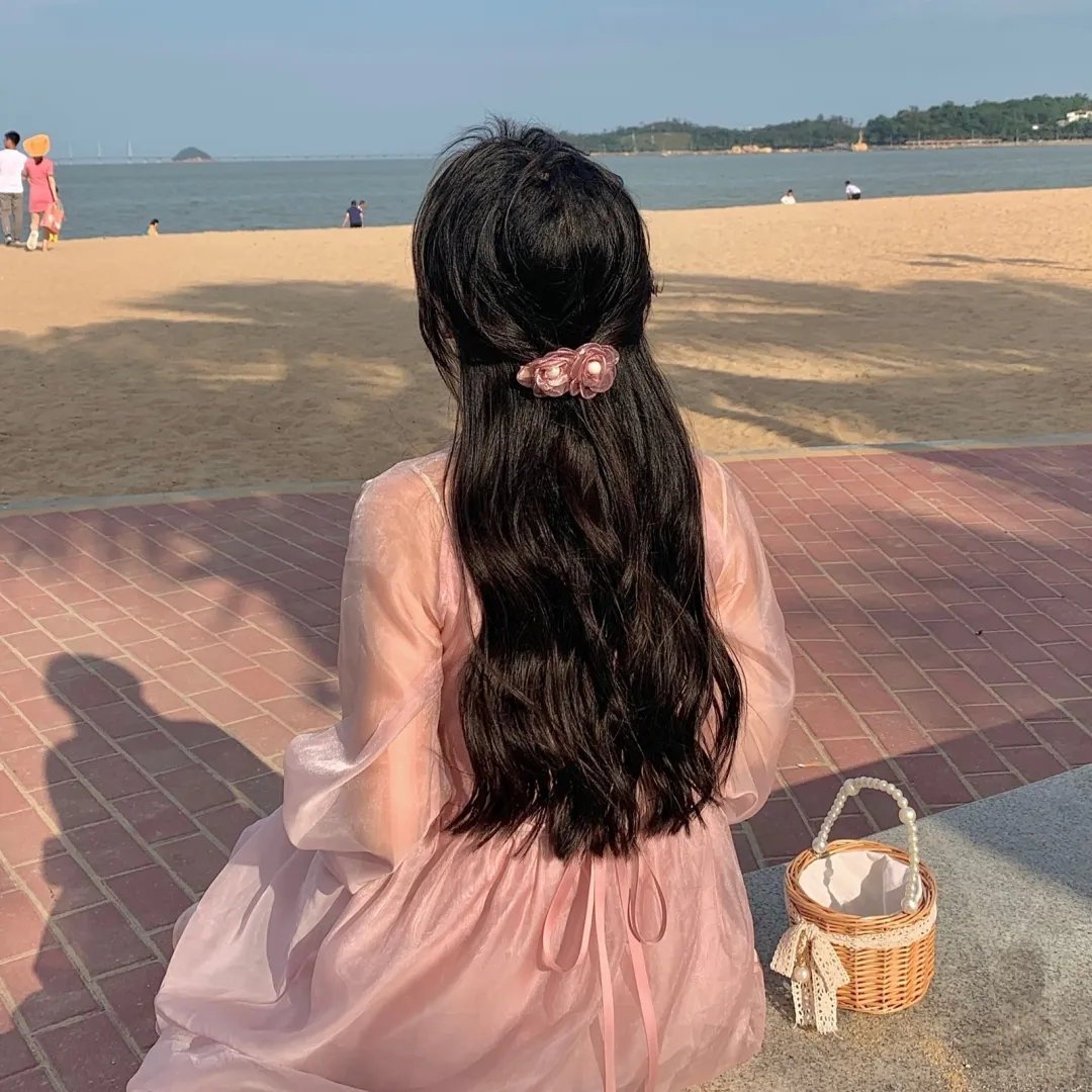 我在荒年当女帝